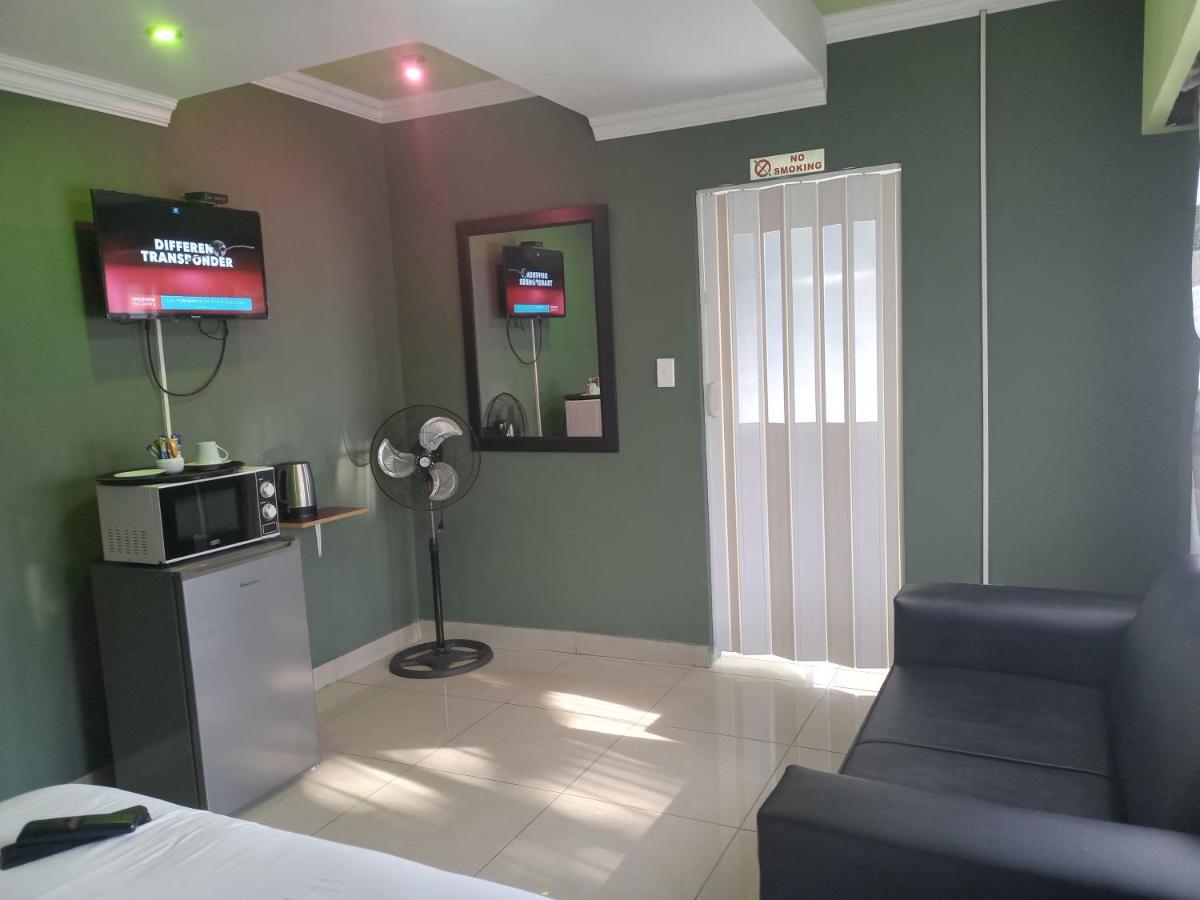 רודפורט Wise Bird Guest House מראה חיצוני תמונה