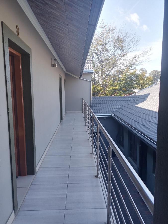 רודפורט Wise Bird Guest House מראה חיצוני תמונה