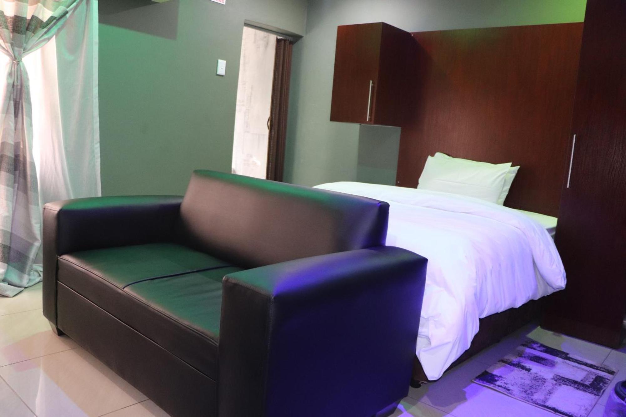 רודפורט Wise Bird Guest House מראה חיצוני תמונה